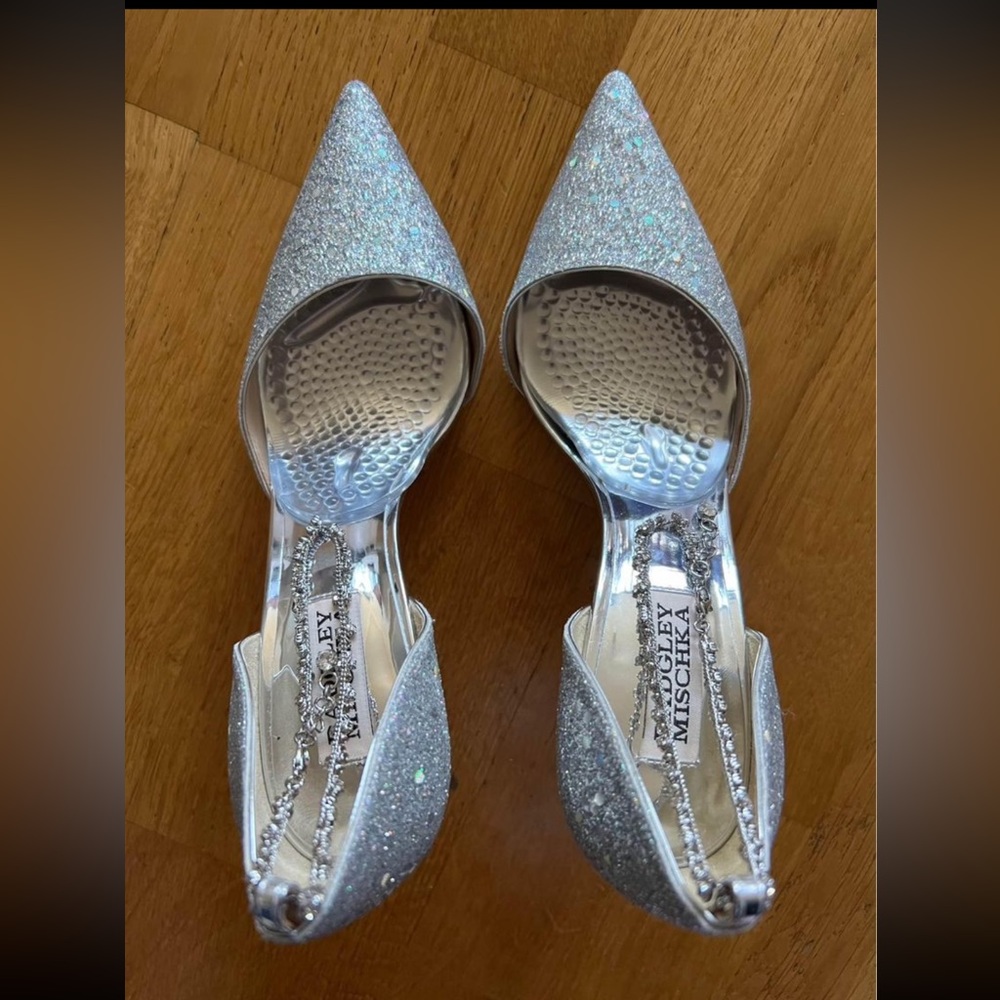 Badgley Mischka pumps